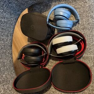 3 Pair of Beats Headphones like new